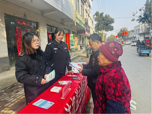 全椒縣馬廠(chǎng)鎮(zhèn)開(kāi)展“維護(hù)農(nóng)民工合法權(quán)益”主題法治宣傳活動(dòng)