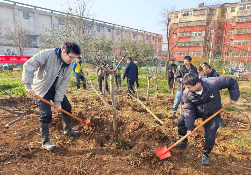 全椒縣二郎口鎮(zhèn)開展植樹節(jié)義務植樹活動